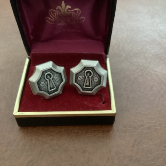 Set of antique style men’s cufflinks, featuring keyhole motif - Picture 3 of 3